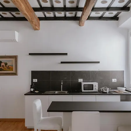 Charming Frattina - 2 Bathrooms New *